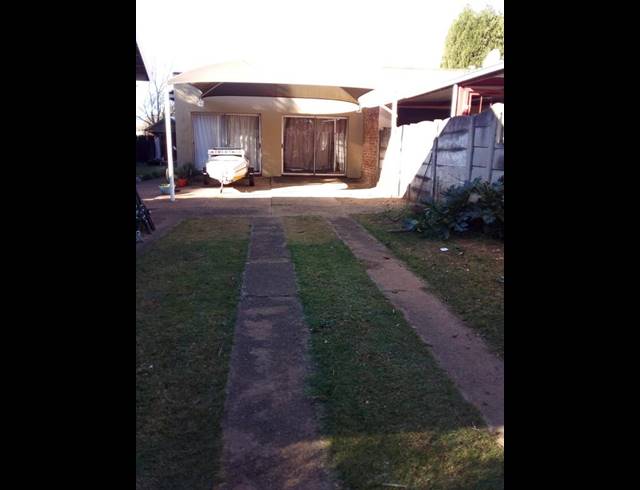 3 BEDROOM HOUSE FOR SALE IN KEMPTON PARK EXT 05